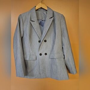 Sophisticated Light Gray Double-Breasted Blazer
